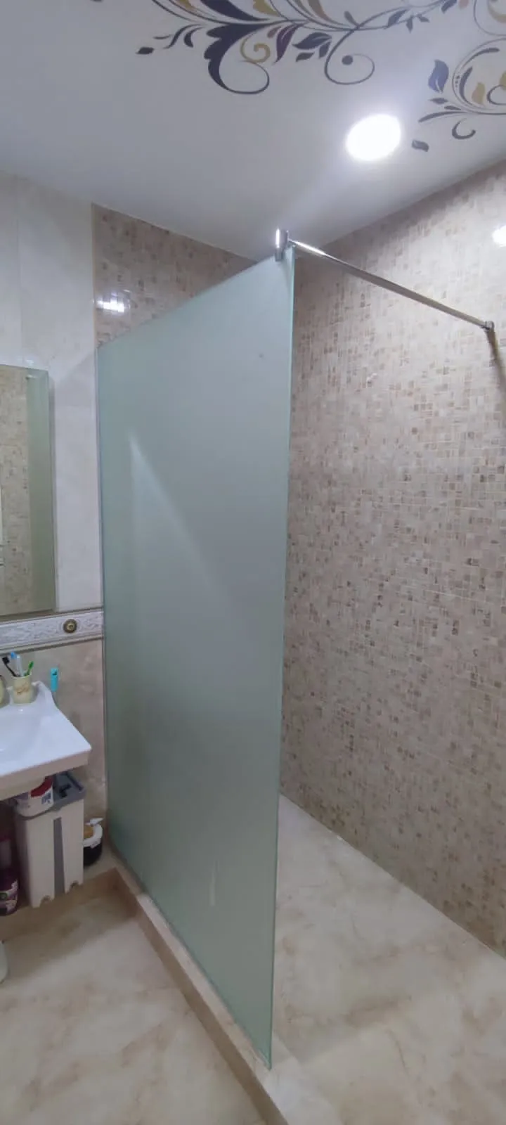Без двери. Walk-in. Матовое стекло. Фурнитура Хром.