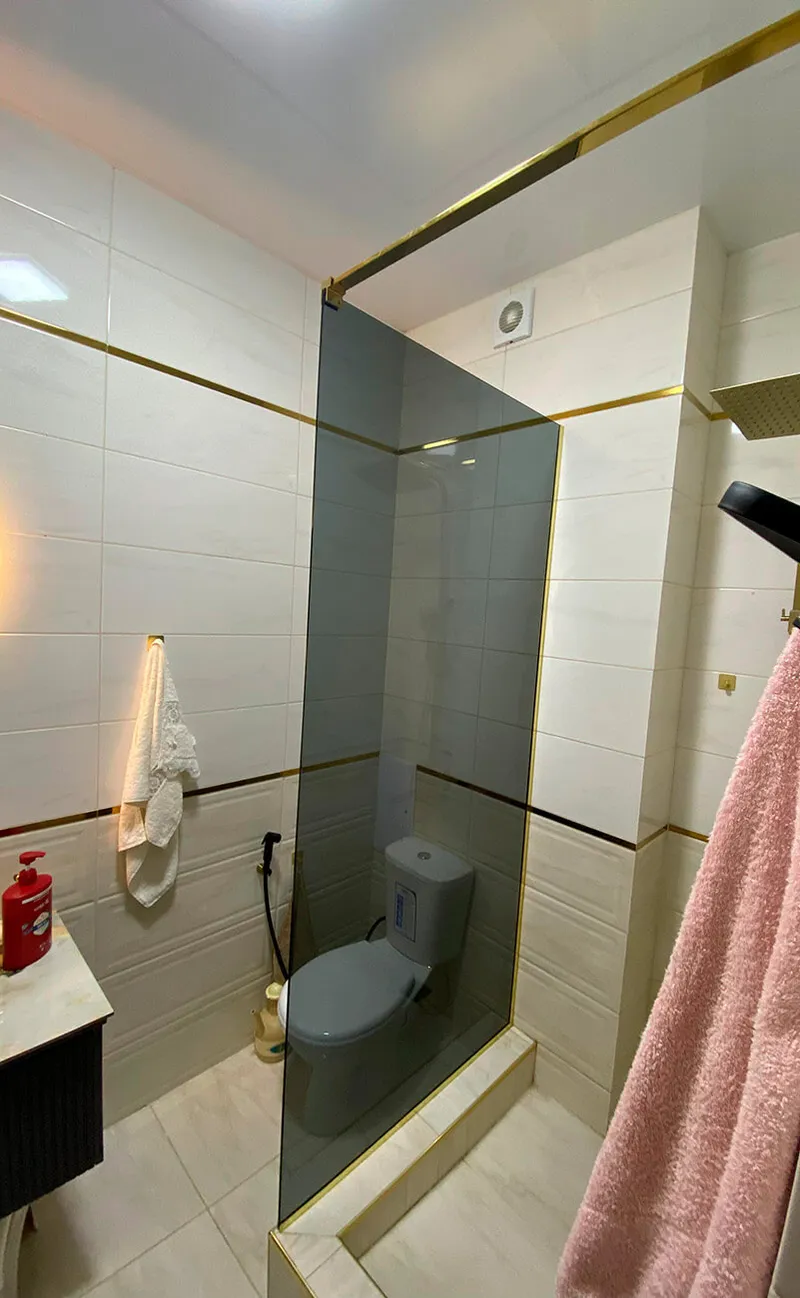 Без двери. Walk-in. Графитовое стекло. Фурнитура Золото.